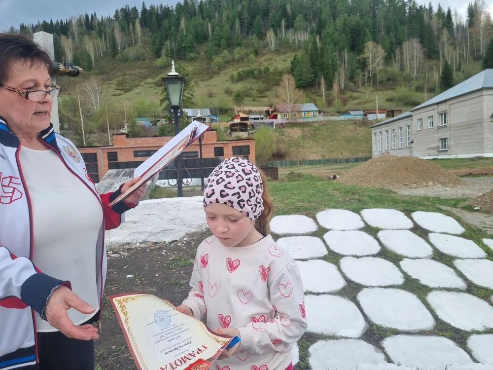 📚 🔥 УХ, КАКОЙ БЫЛ ДЕНЬ! 🤩 Вся школа зажгла на "Кроссе Победы"! 🏃‍♀️🏃‍♂️

Привет, друзья! 👋 Сег