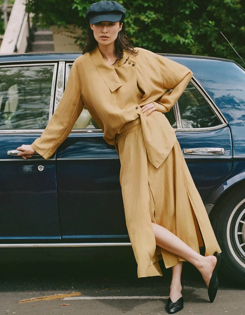MASSIMO DUTTI 

Рубашка — 9 450₽
Юбка — 13 500₽
Блузка принт — 9 450₽
Джинсы — 8 100₽
Куртка — 12 15