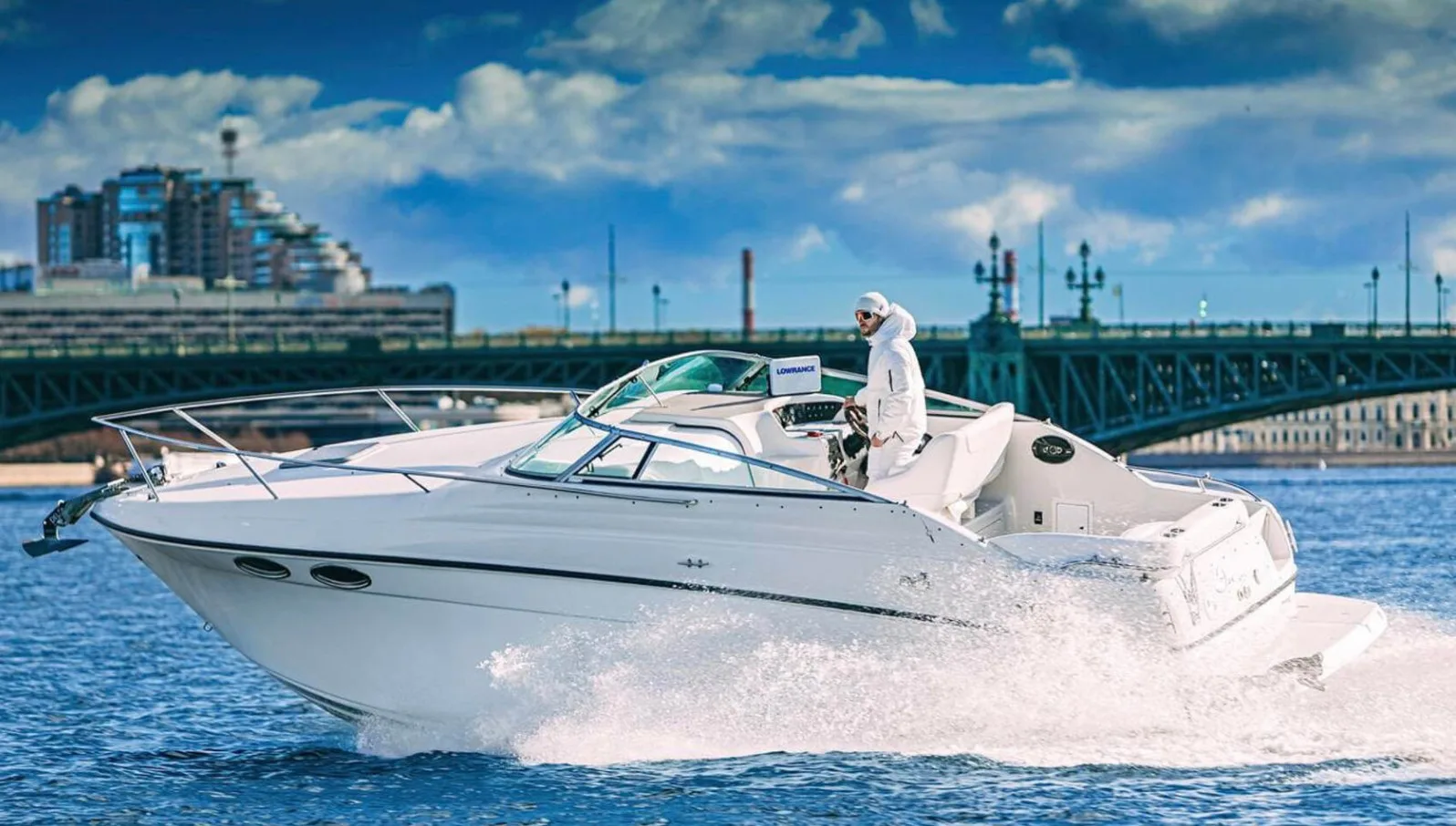 ЭОС
👴 до 9 человек
⚓️ Ждановская
🚾 Туалет ➕
💳 от 10 500 час

https://78kater.ru/katera/eos

ЗАКАЗ