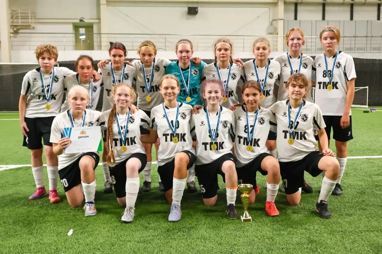 🏆 СШ «ВИЗ» 1 — победитель первенства Свердловской области по футболу среди команд юнио...