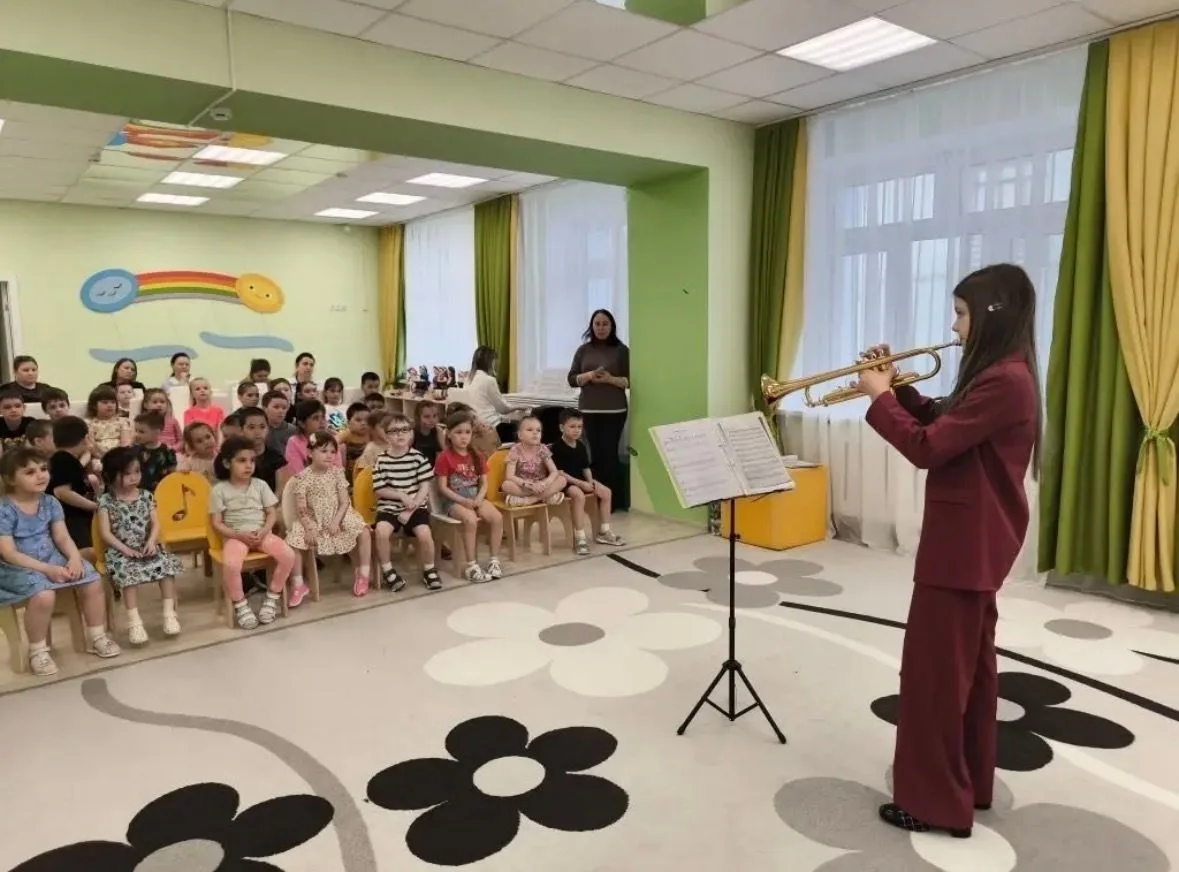 🎶Учащиеся и преподаватели представили концертную программу "Моя Родина" воспитанникам ...