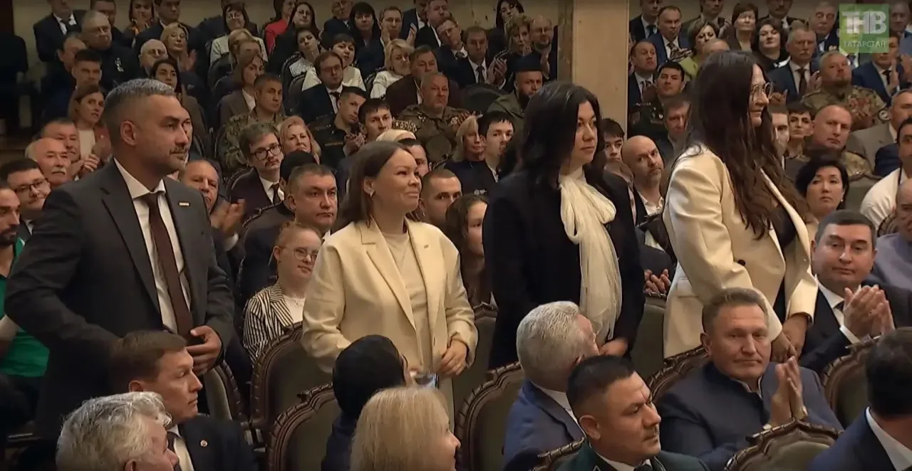 Раис Республики Татарстан Рустам Минниханов отметил резидента Технополиса «Химграда» в ...