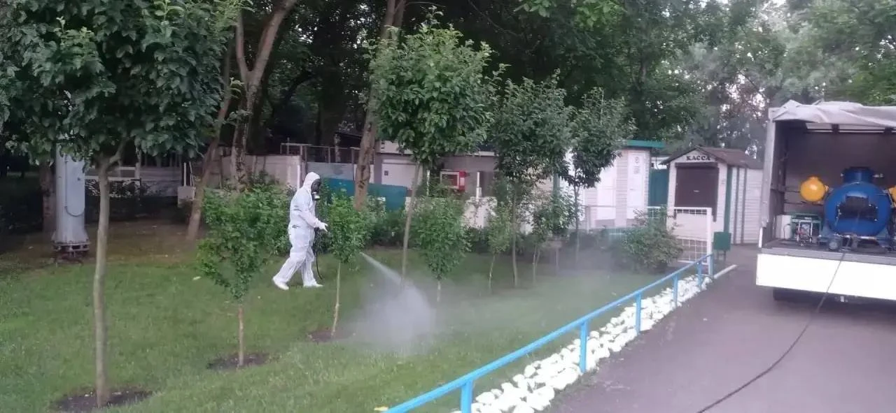 🦟 Более 110 гектаров парков и водоёмов от комаров и клещей обработали в Краснодаре. 

В городе прод