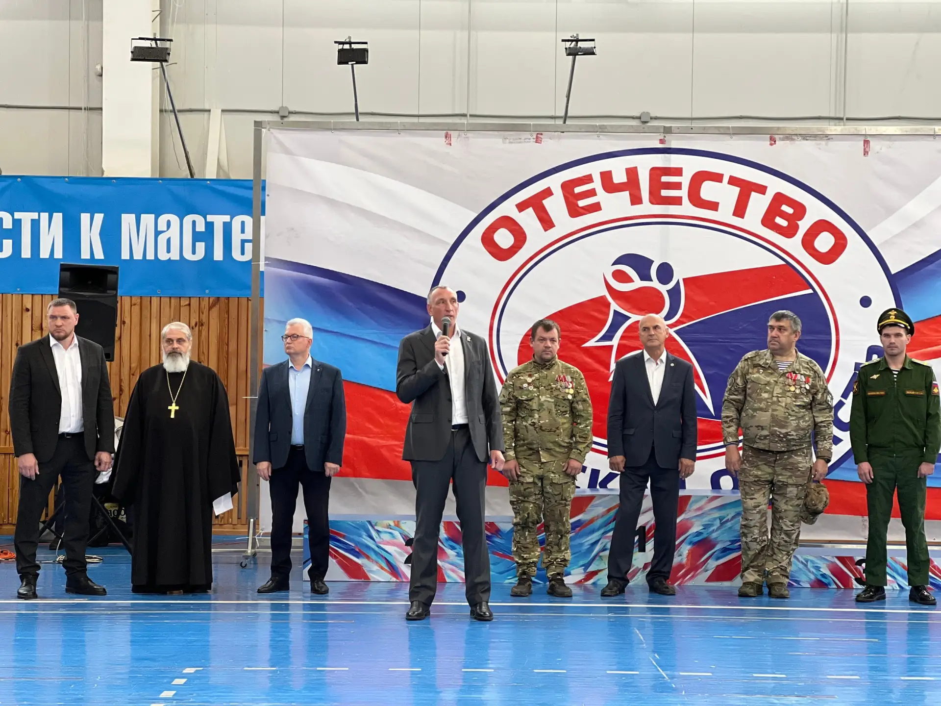 В Великих Луках прошёл Фестиваль боевых искусств, посвящённый памяти жертв трагедии в Б...
