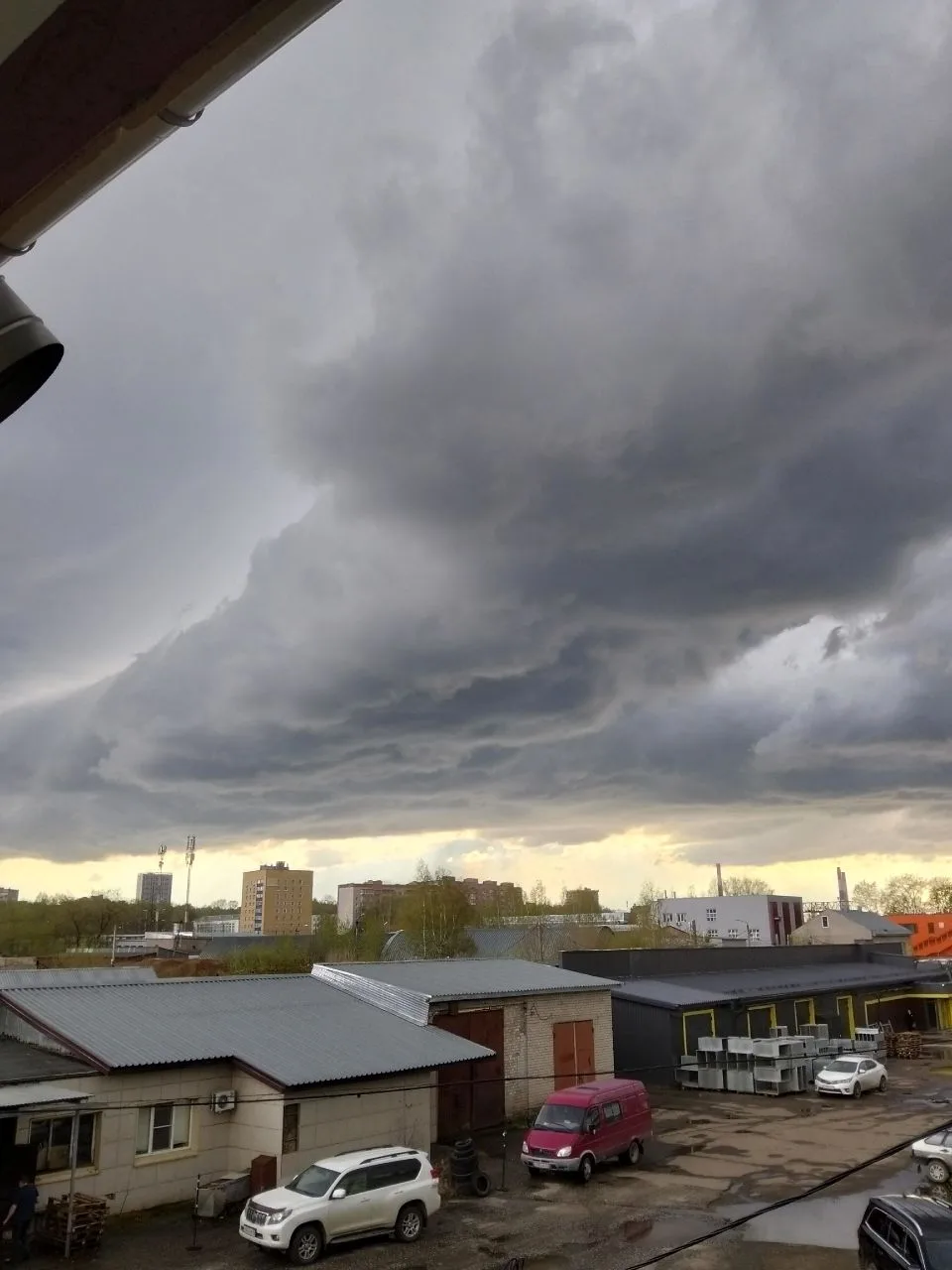 Кировчане делятся завораживающими снимками вчерашней грозы 🌩  Фото: Лянгасово Киров, Светлана Борисо