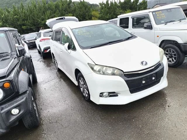 TOYOTA WISH - купили для Александра из Кургана, автомобиль уже находится порту MAIZURU ...