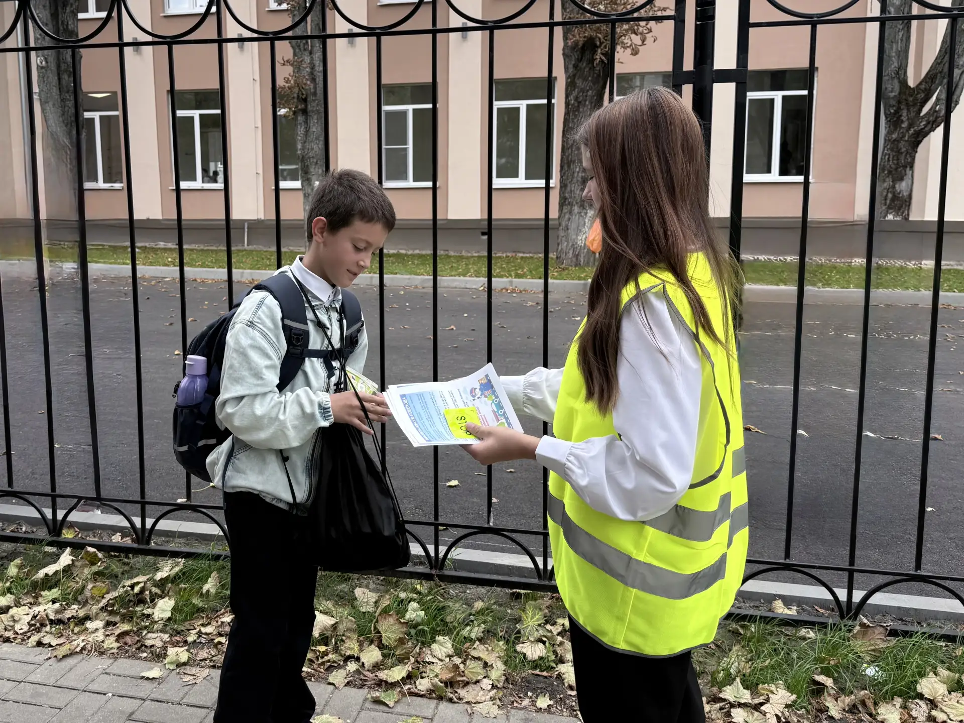 Дорожный патруль: ЮИД и Орлята вышли на улицы города 🚦