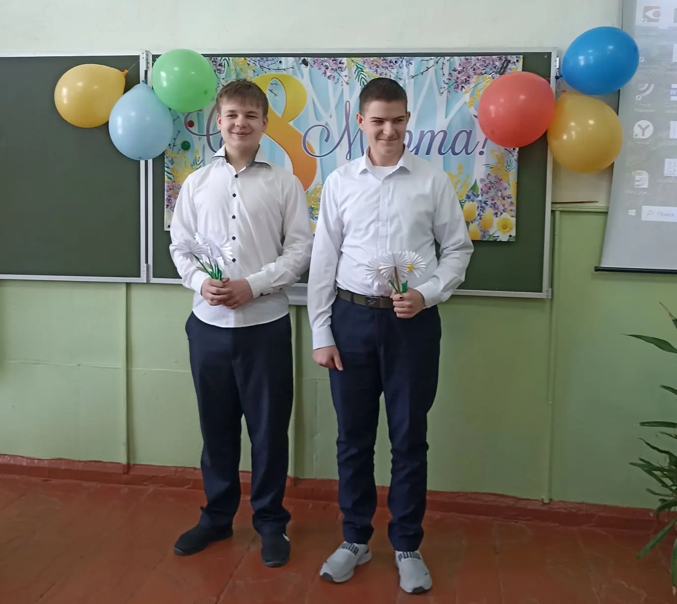 Это чудесная традиция поздравлять женщин и своим любимых мамочек накануне Международног...