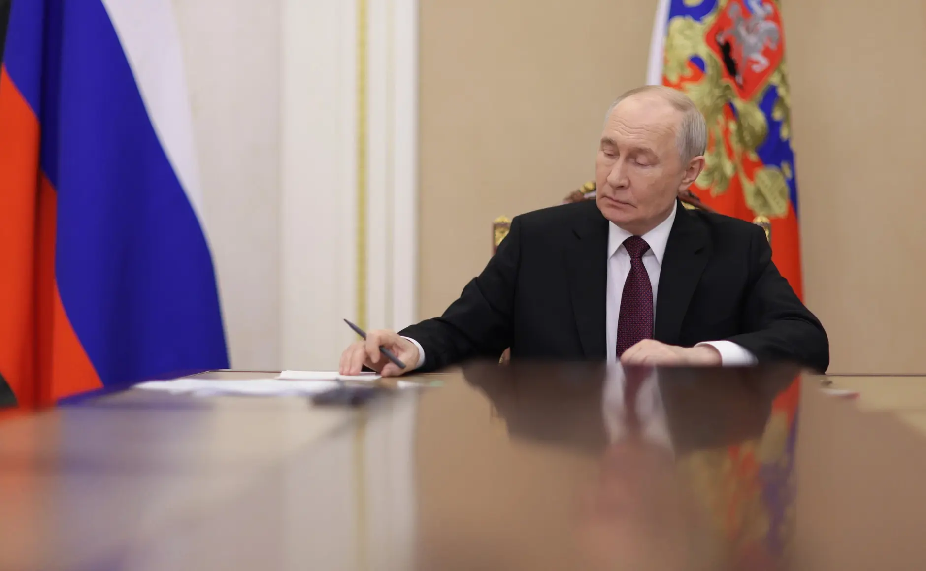 Путин: речь не идёт о советском распределении врачей⚡

На совещании с членами правительства президен