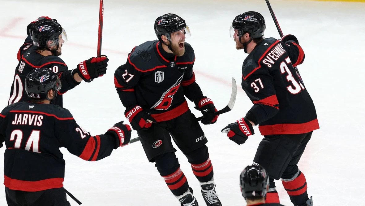 🏒«Каролина» победила «Вегас» в пятом матче финала Кубка Стэнли. НАШИ СЛОНЫ – Свечников и Дорофеев о