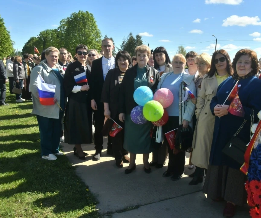 Торжественный митинг, посвященный 81-ой годовщине Победы в Великой Отечественной войне 🕊️
Коллектив