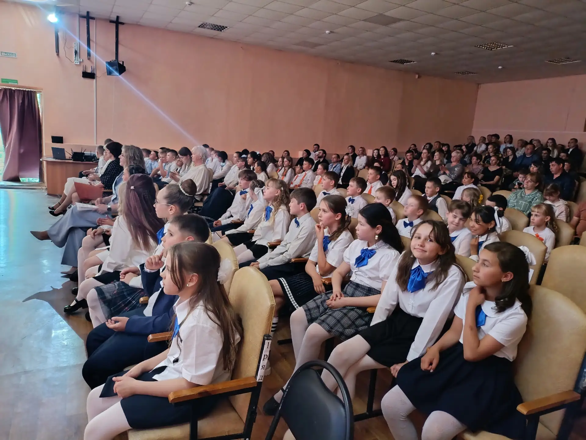 🎊28 мая в стенах МОБУ Гимназия №14 г. Белорецк царила атмосфера праздника и немного грусти. В этот 