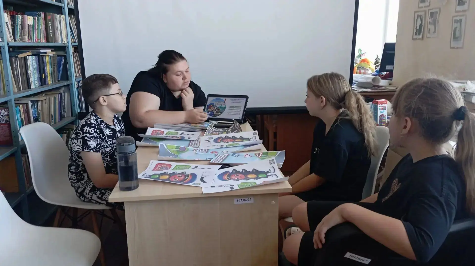 🎉 В Ботиевской библиотеке прошло мероприятие — познавательная игра «Знакомьтесь, Свето...