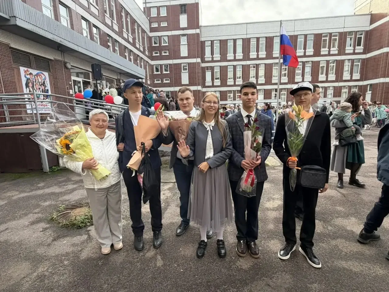 🔔1 сентября по всей стране прозвенели первые школьные звонки, приглашая учеников за па...