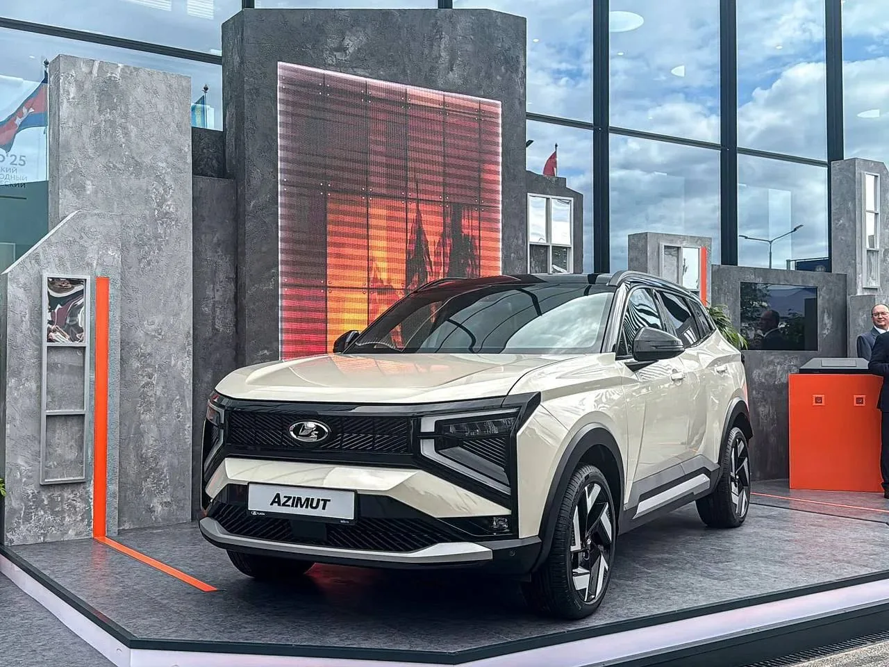 Lada Azimut встанет на конвейер уже в сентябре — АвтоВАЗ начал готовить новый кроссовер...