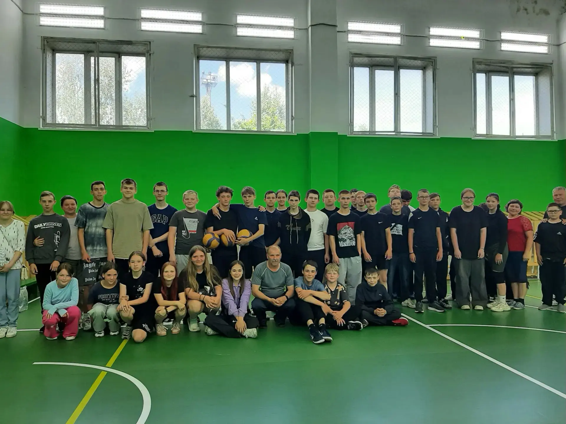 Товарищеский матч по волейболу🏐 Соперниками школы стали обучающиеся МБОУ "Етышинская ООШ"