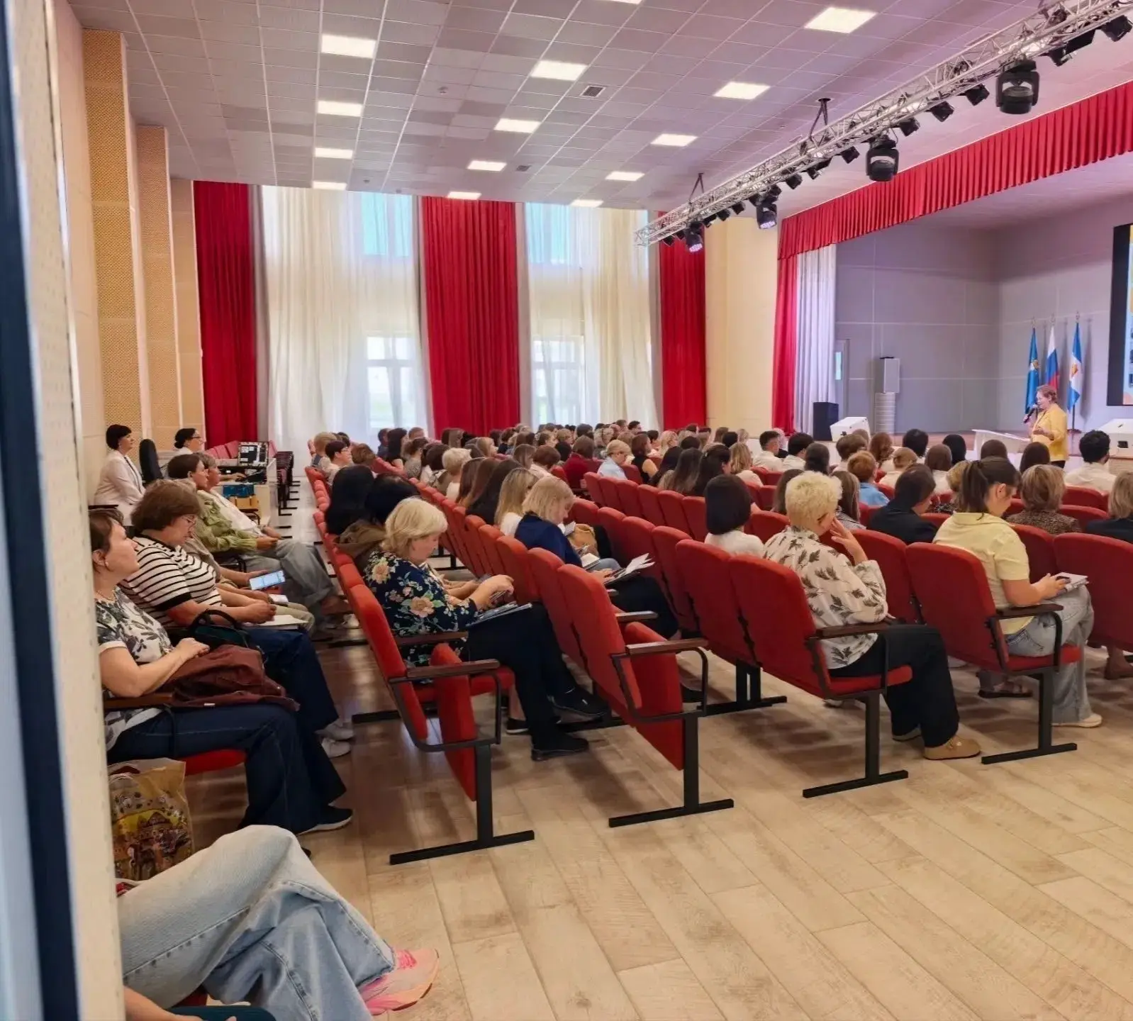 В третьем корпусе Губернаторского лицея № 101 имени Ю. И. Латышева выдвинули проект по ...