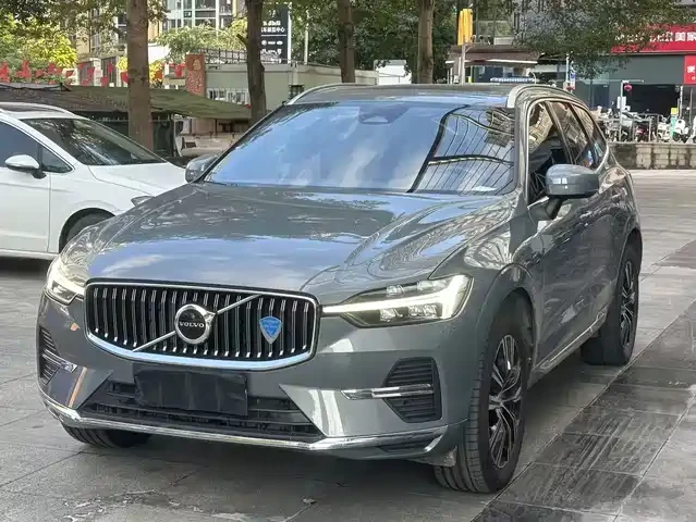 🚗 Volvo 2021