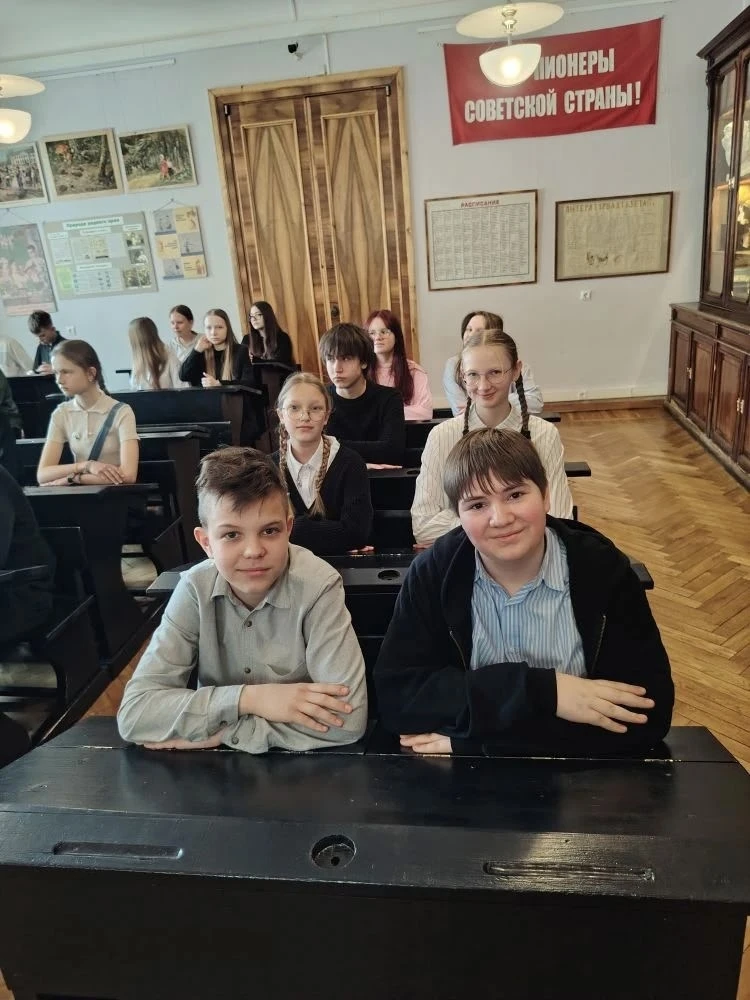 📜 Путешествие во времени: 7Б в музее Политической истории  Ученики 7Б класса побывали на необычном м