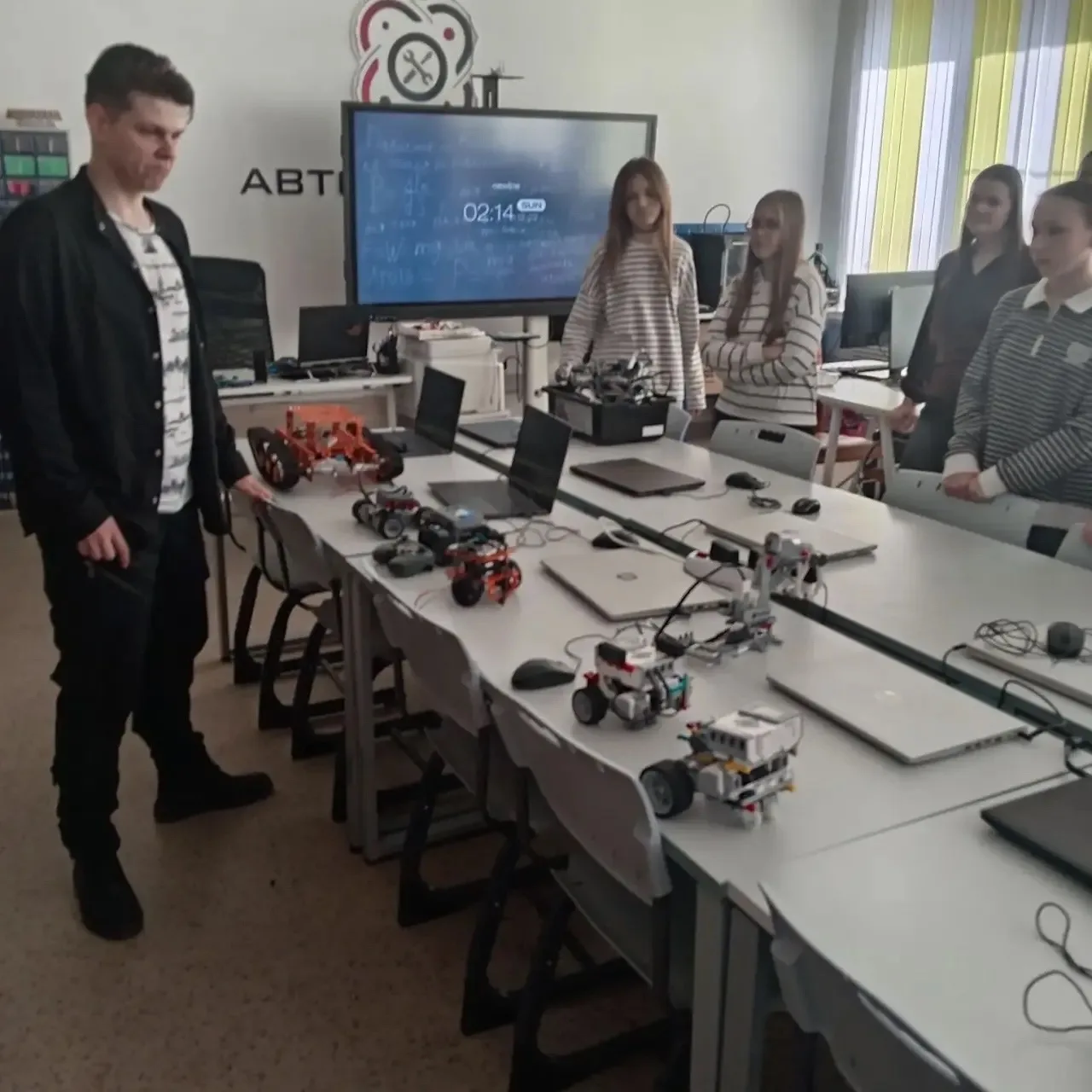 🚀 #НеделяВысокихТехнологий 💻  Сегодня снова рады были побывать у  наших друзей в Кванториуме! ❤️ Уже