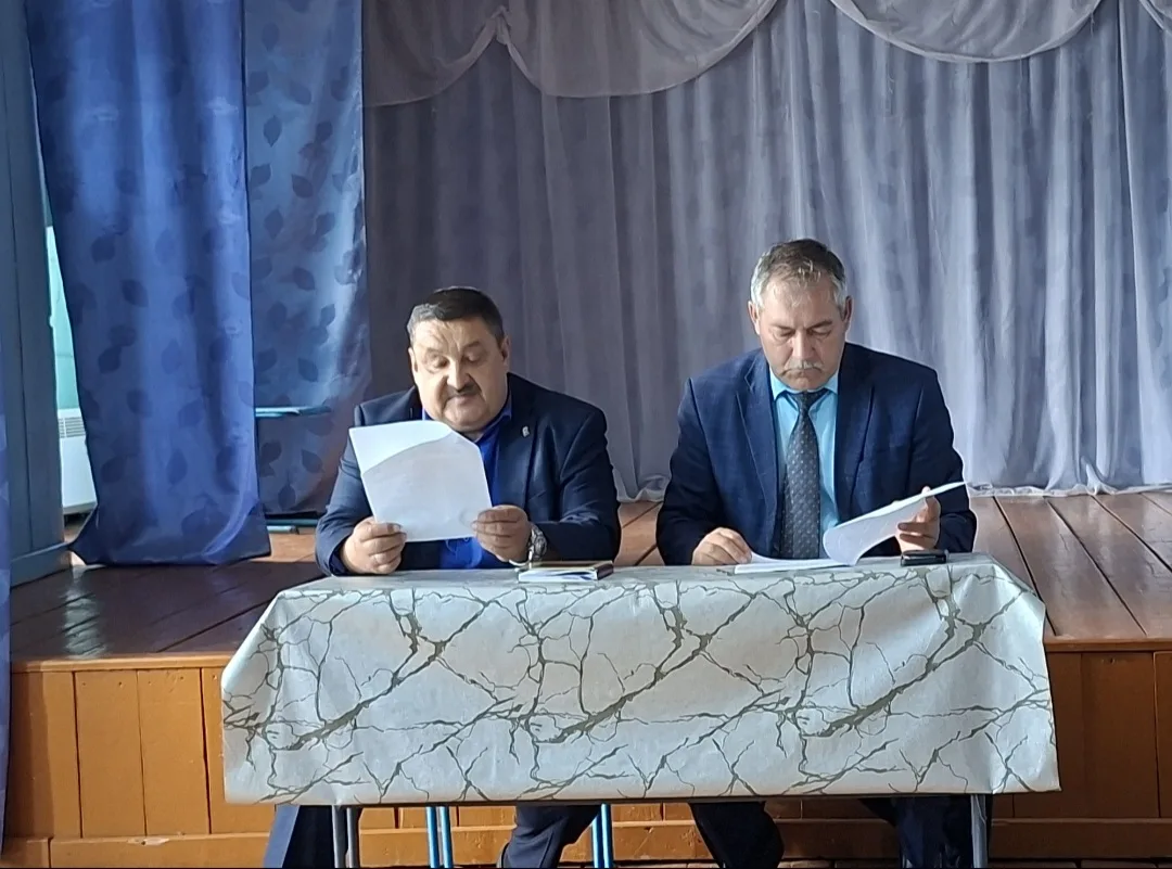 28 августа в деревне Шамратово и селе Атняш состоялись выездные дни Администрации. В ди...