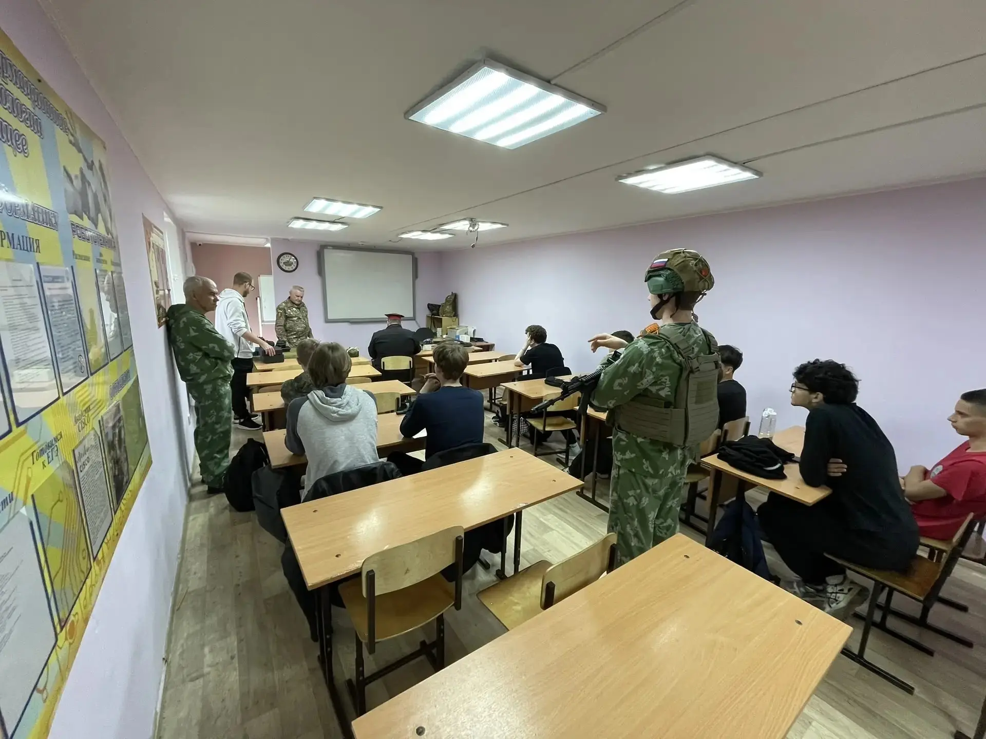 Учебные сборы для 10-х классов: теория мужества и практика защиты  С 18 по 22 мая на базе МОБУ Лицея