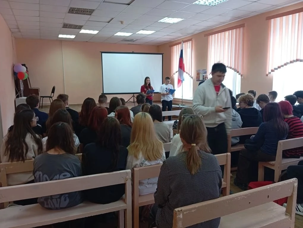 ДНИ КОЛЛЕДЖА В ШКОЛАХ  Медиацентр "Студент говорит" и амбассадоры Профессионалитета сообщают!  26 ма