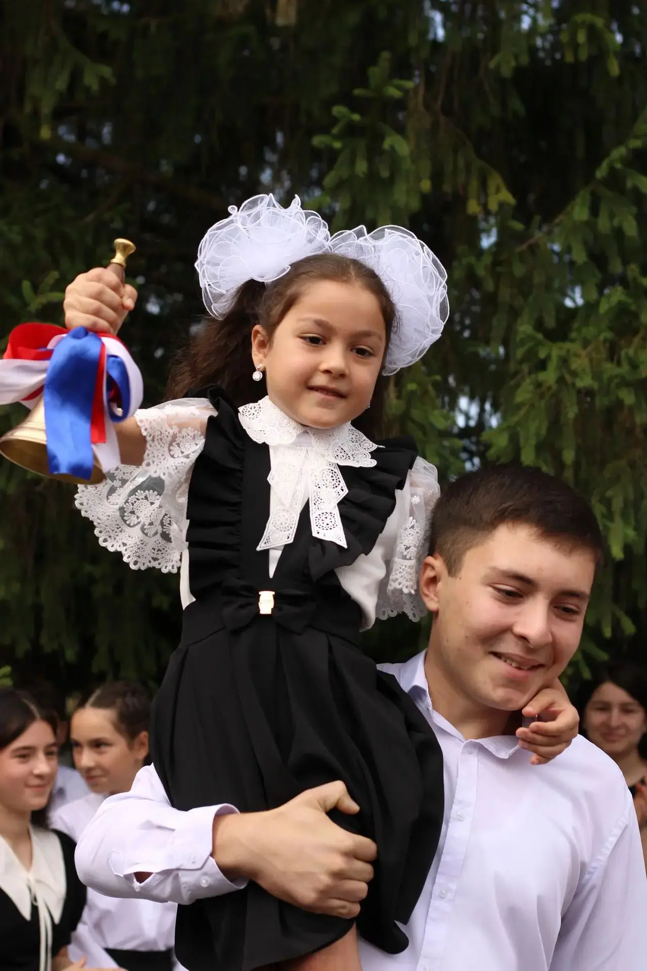 🎉 С Днём знаний! 🎉Сегодня, 1 сентября, в нашей школе прошла торжественная линейка, по...
