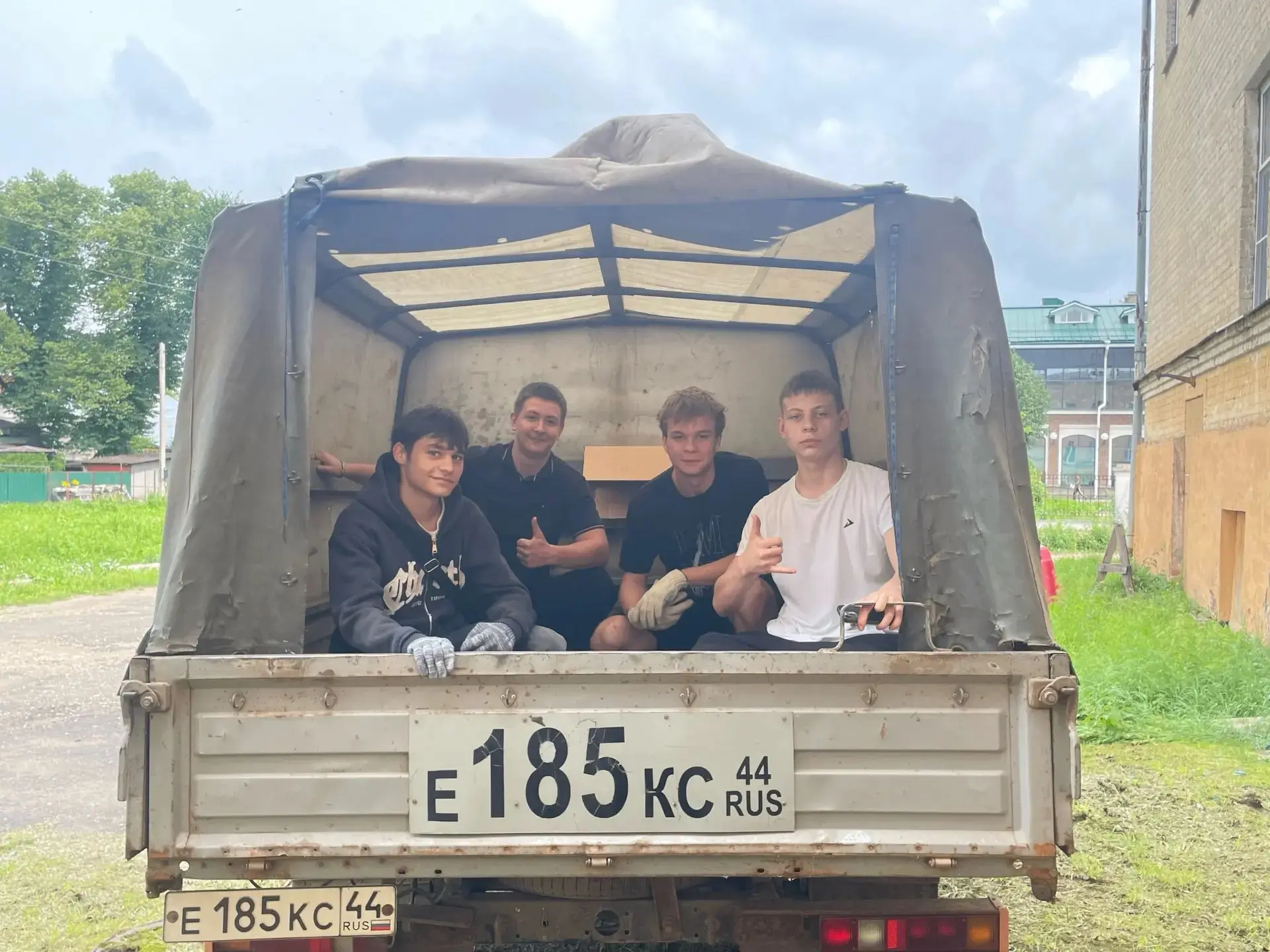🏕️ Восьмой день лагеря труда, актива и отдыха «Чижовец»

Сегодня работа кипела вовсю! 💪 До конца л