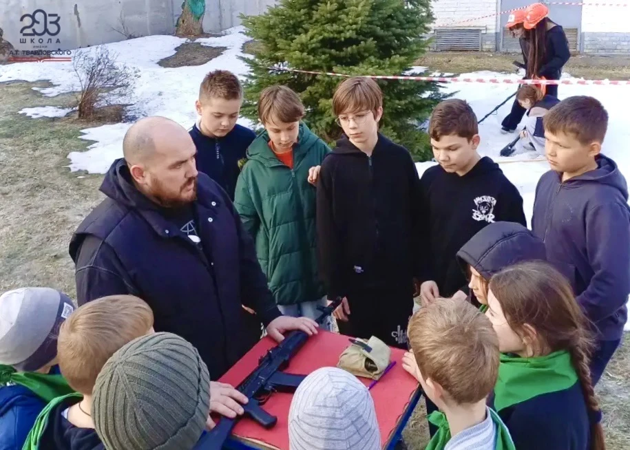 ЗАРНИЦА 2.0   🔥 26 марта в нашей школе состоялся  школьный этап военно-патриотической игры «Зарница 
