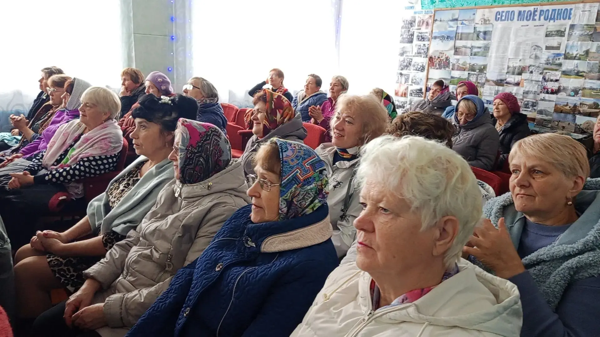 Артисты венгеровского Дома культуры дали концерт жителям Шипицыно