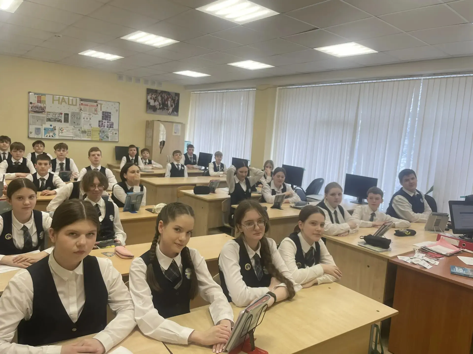 📌 В лицее прошел День единых действий в память о геноциде советского народа 🕯️  🇷🇺 Для обучающихся 7