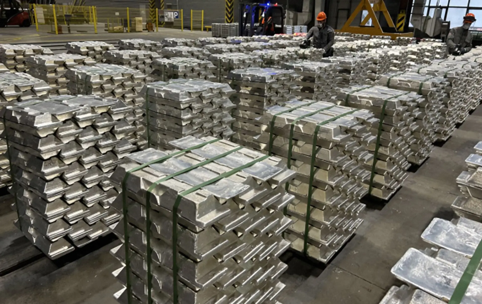 Алюминий на LME вырос до $3 213: конфликт и дефицит двигают рынок