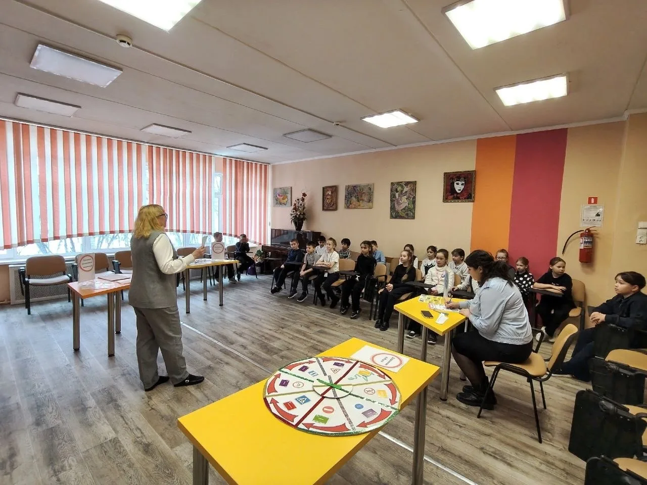🖐️ БЕЗОПАСНЫЕ КАНИКУЛЫ  Перед  весенними каникулами ученики 2б класса приняли участие в квест-игре п