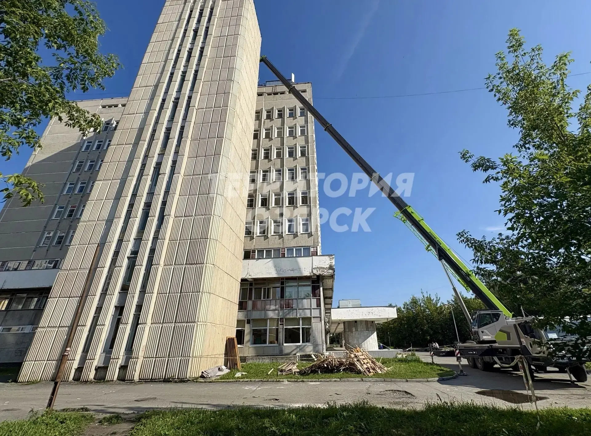 Сегодня временно закроют проезд возле городской поликлиники