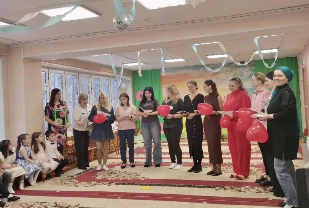 🌷 Весенние поздравления для самых любимых.  В преддверии Международного женского дня в наших детских