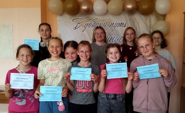 Недавно ребята из художественной школы Рыбаловского подразделения окончили общеразвиваю...