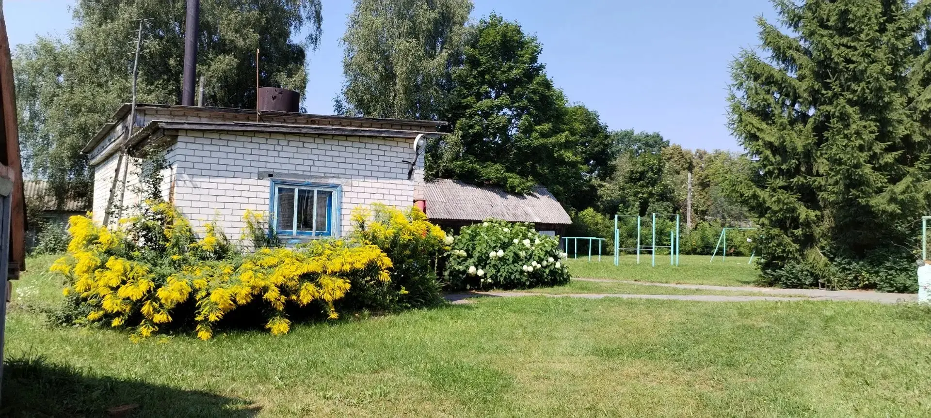 В начале августа прошла традиционная приёмка школы к новому учебному году. Педагоги, ра...