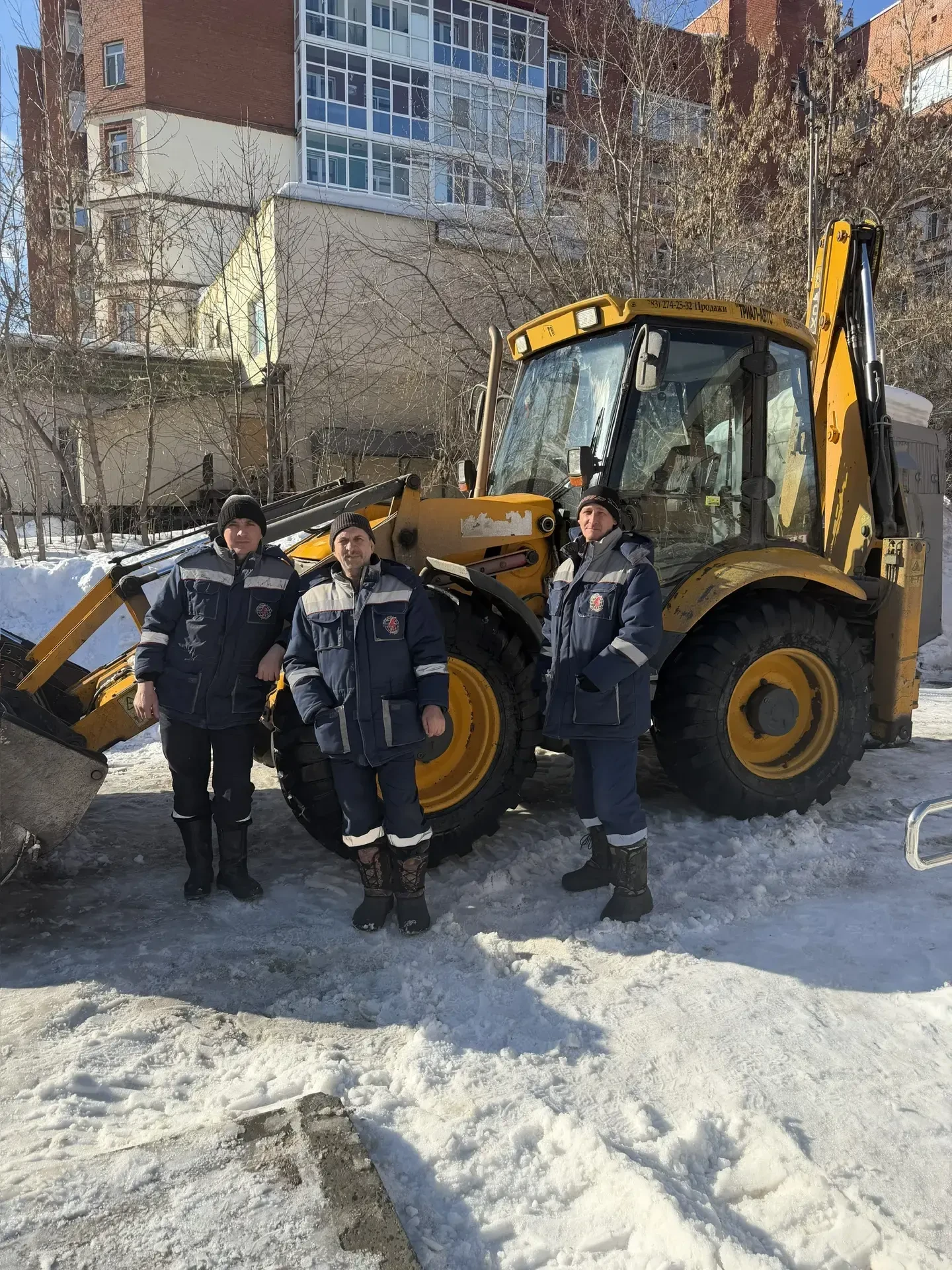 🏛️ Снежный десант на территории Дворца творчества