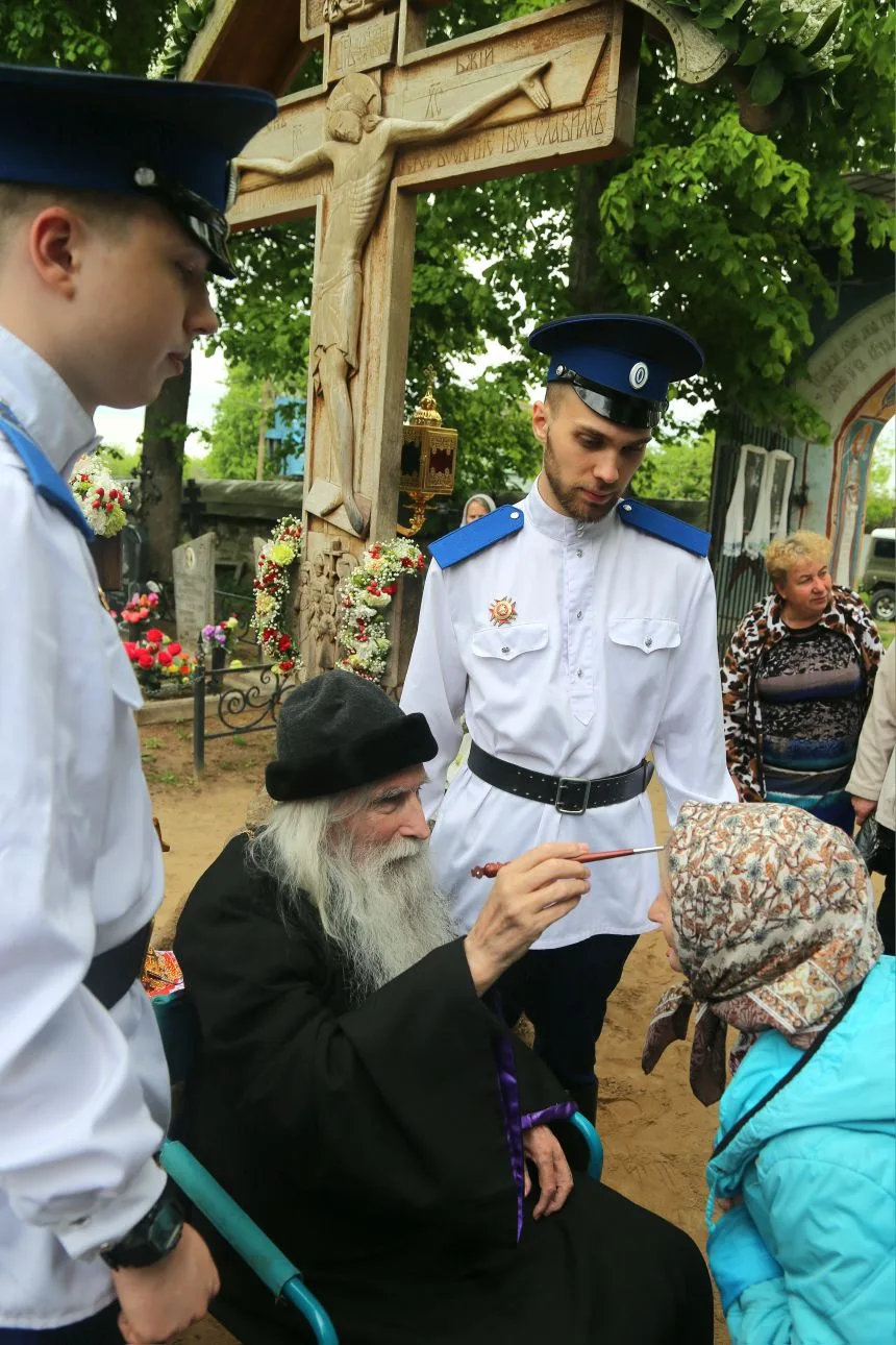 День памяти батюшки Николая Гурьянова на острове   Вчерв Талабск жил памятью и молитвой. Сотни палом