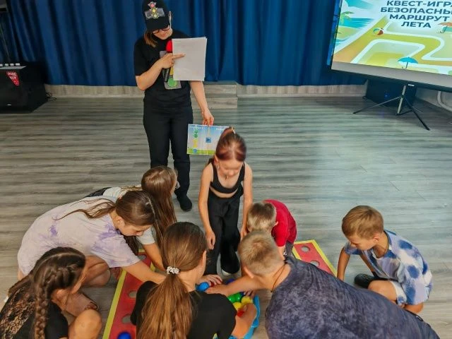 В клубе посёлка Новоказачий прошла увлекательная квест‑игра «Безопасный маршрут лета»!
Ребята с азар