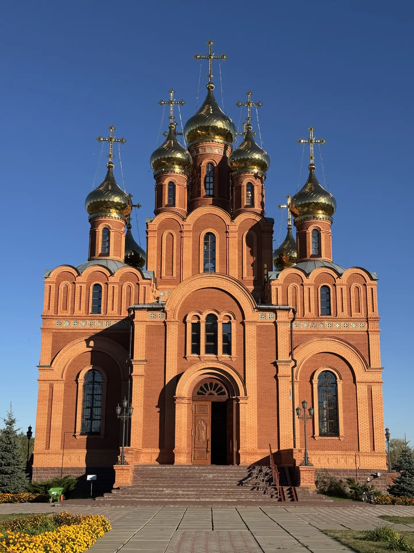 Вчера были в Ачаирском монастыре. Люблю это место за ту самую благостность: будто всё л...