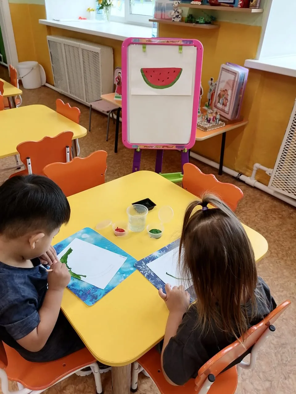 🍉🎨 Сегодня в нашей младшей группе №2 произошло настоящее творческое чудо! 🍉🎨