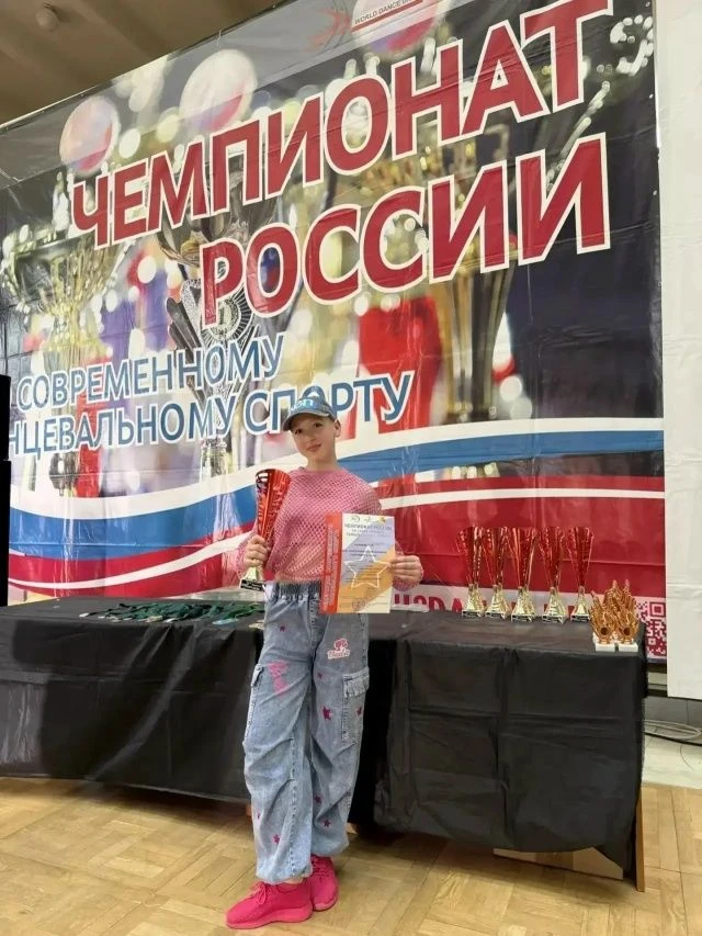 Гордимся лицеистами! Сомова Мария и Сомова Дарья в составе коллектива заняли I место в Чемпионате Ро