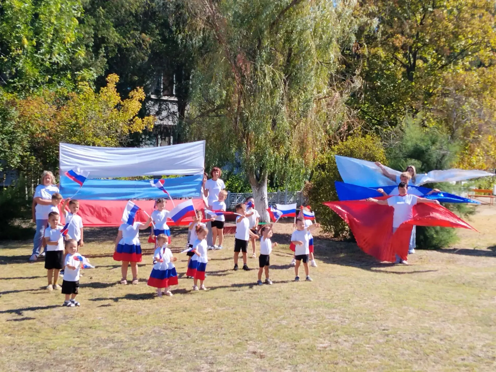 Государственный флаг России🇷🇺 – один из главных символов страны, наряду с гербом и ги...