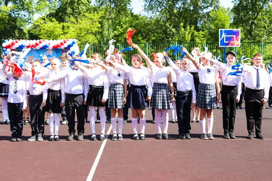 🎓 Первый большой выпуск: 4-е классы 1 филиала попрощались с начальной школой! 🎓