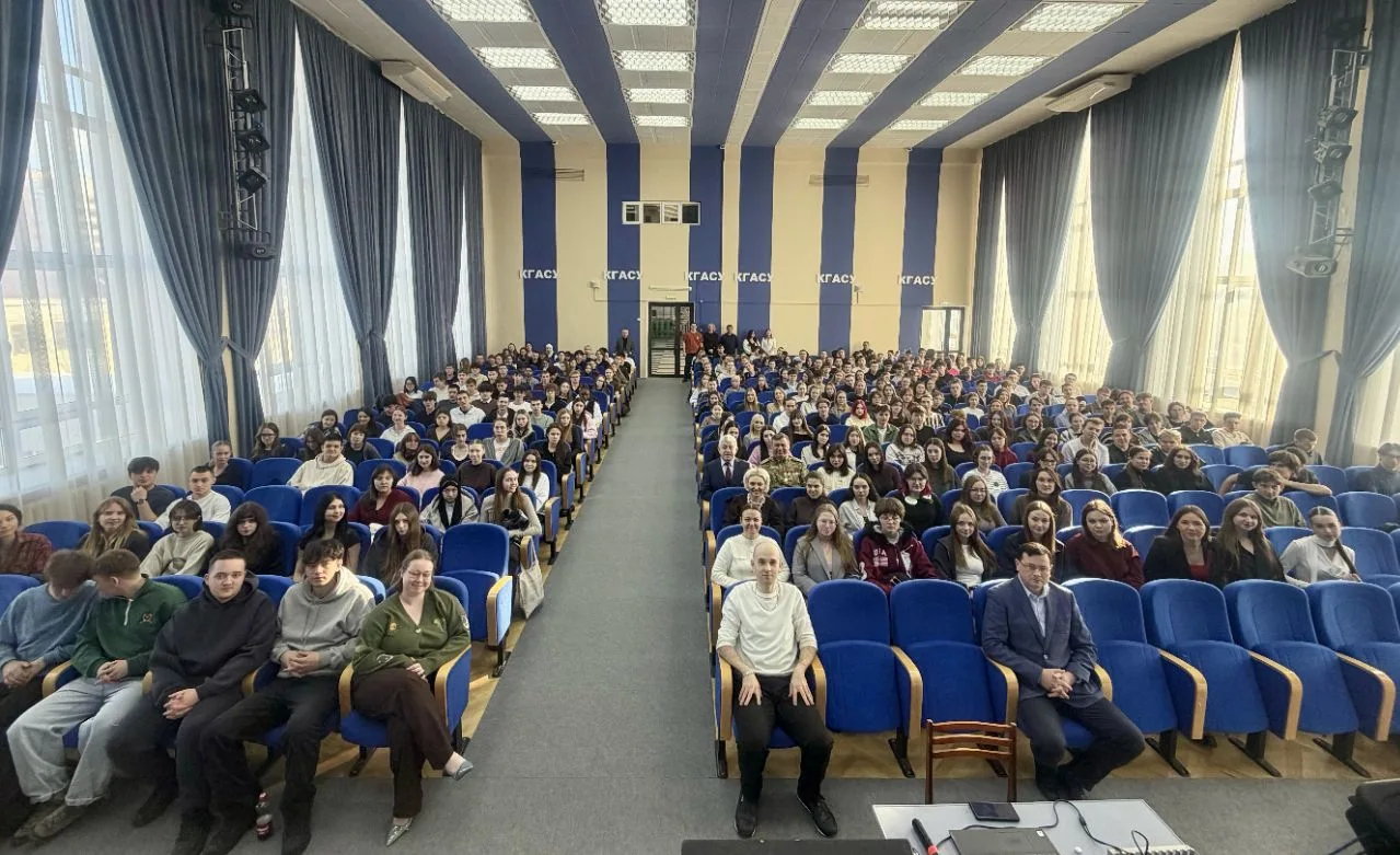 Добрый вечер, дорогие друзья.   Сегодня в актовом зале  нашего университета  встретились с участнико