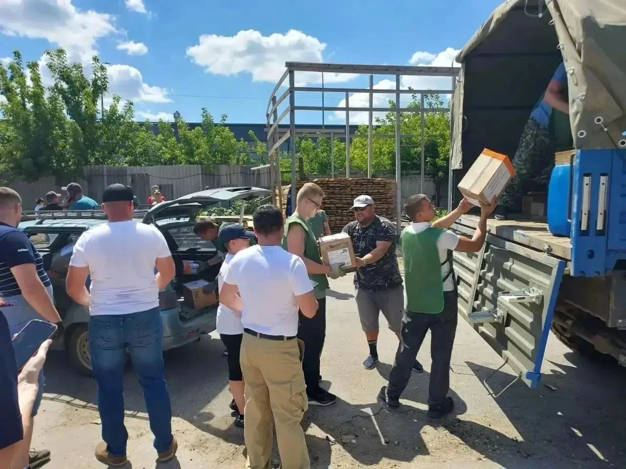 🇷🇺 Отправили очередную партию груза одному из наших подразделений в зону специальной ...