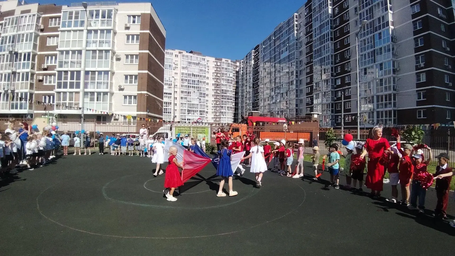 Сегодня корпус "Академия чудес" превратился в настоящую площадку радости, творчества и ...