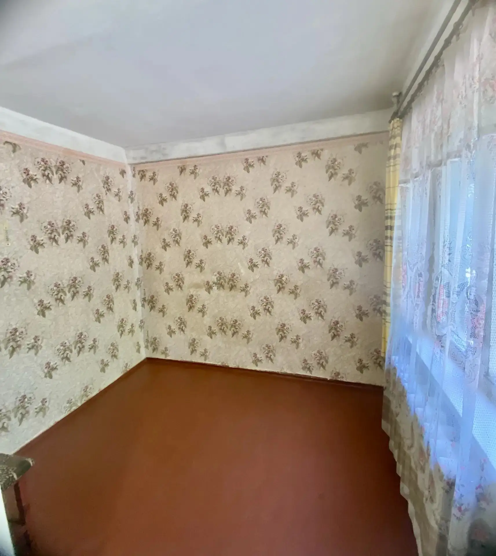 Продается 3-х комнатная квартира на квартале Комарова. Площадь 43,7 м кв. Находится на ...